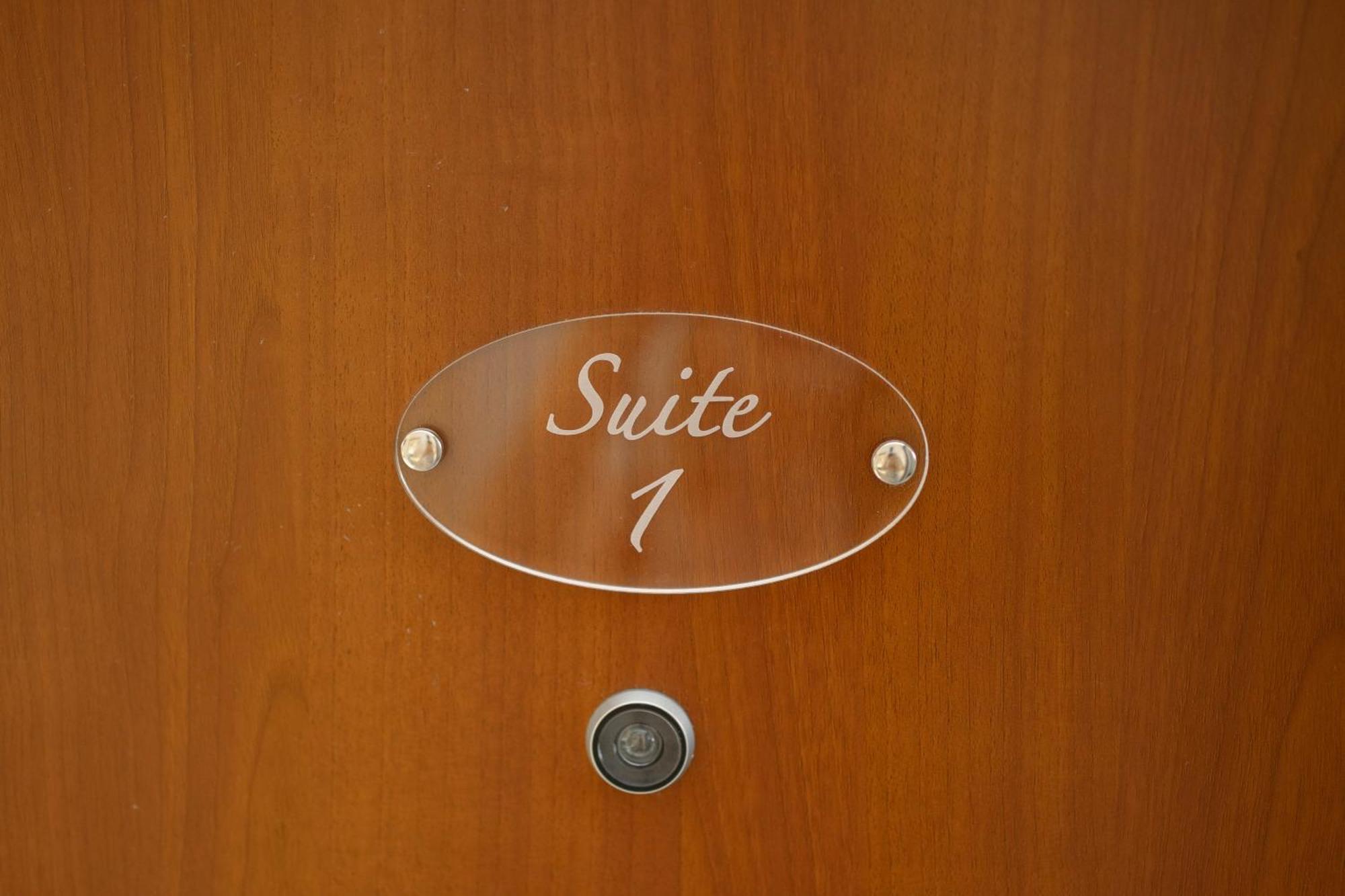 Romano'S Luxury Stay B&B Бари Стая снимка